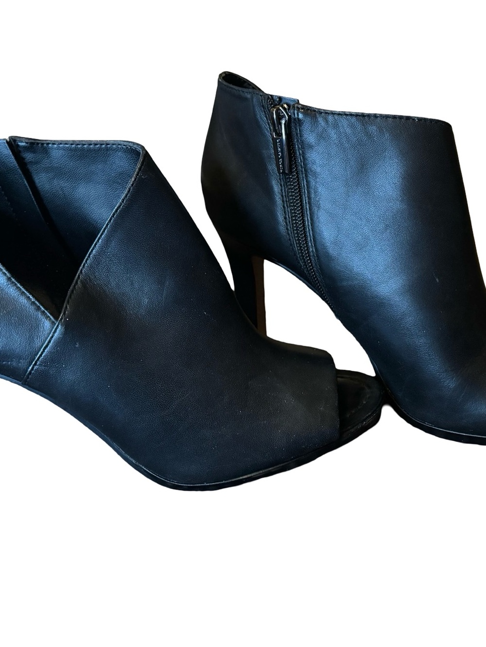 Vince Camuto "Telemi" leather shooties / ankle booties